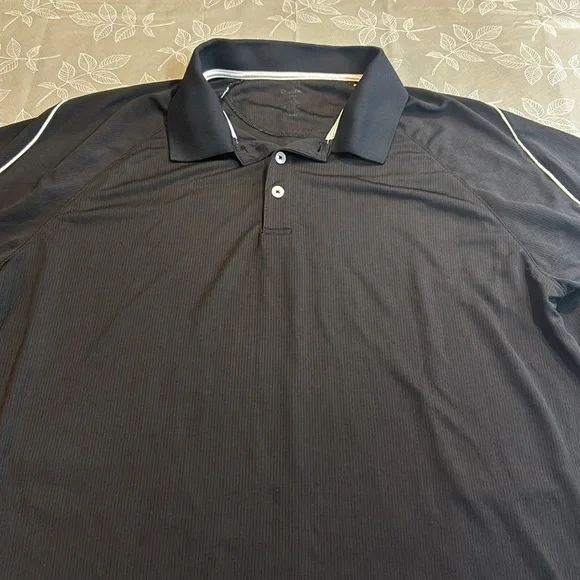 Men’s Reebok Golf Shirt. - Picture 2 of 6